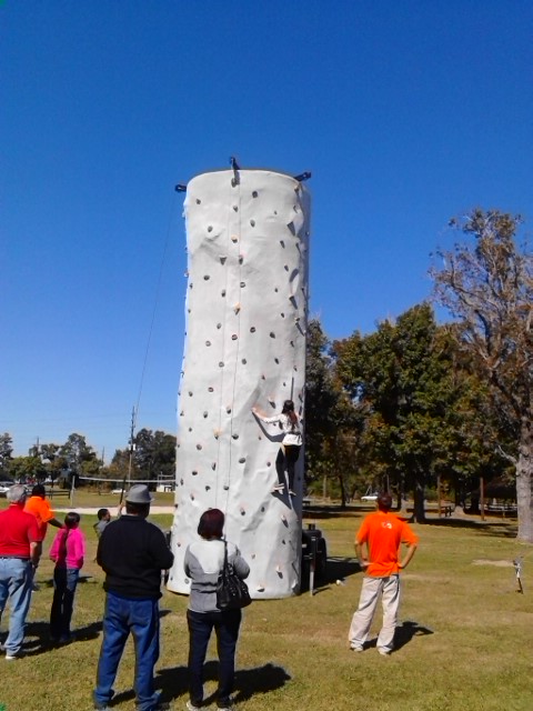 Climb-n-Dangle Rock Wall - TEXAS ENTERTAINMENT